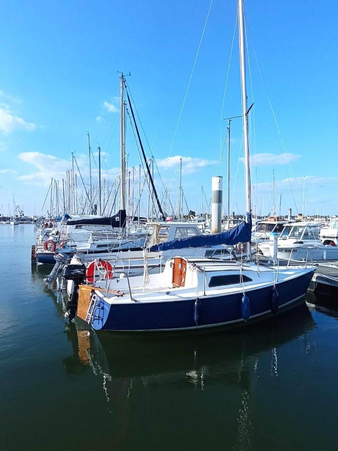 Le Kenav - Studio A 300 M Du Port Locmiquelic Exterior photo